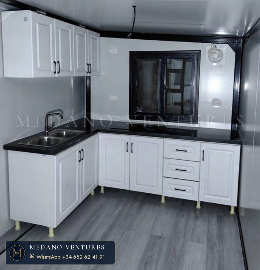 Muebles altos y encimera oscura