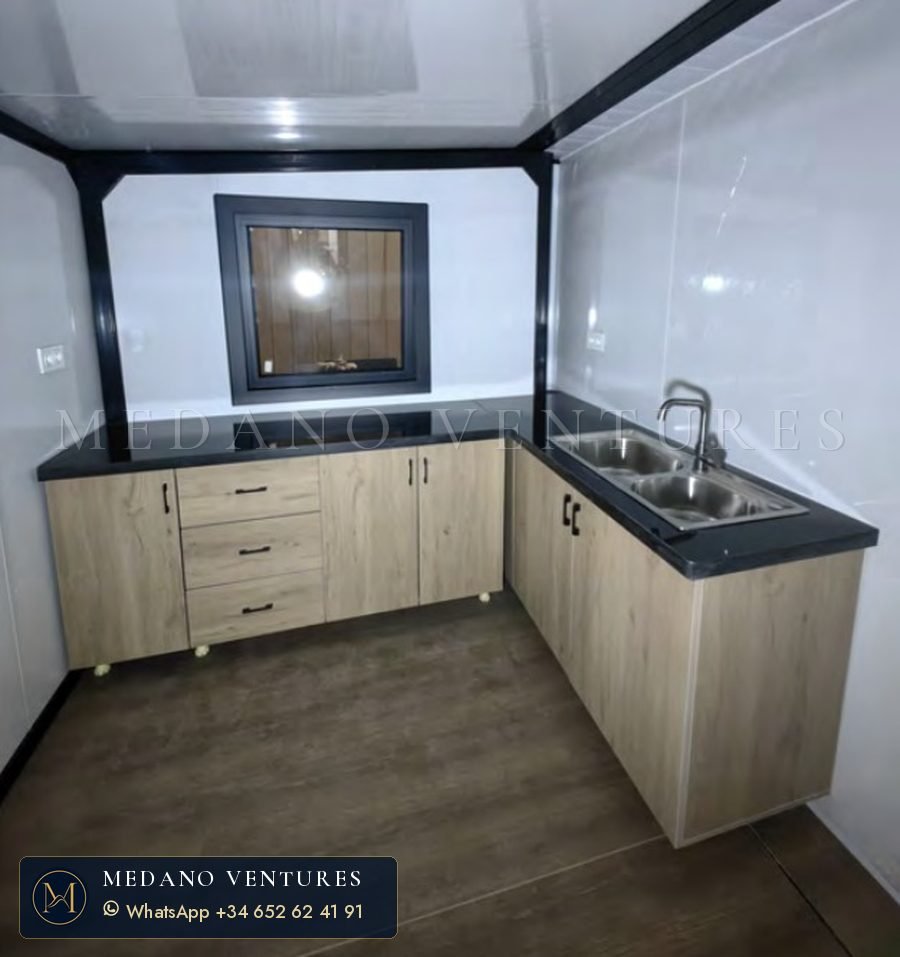 Muebles en acabado madera clara