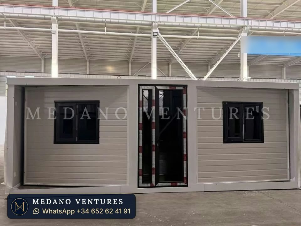 Módulo beige con puerta de acero